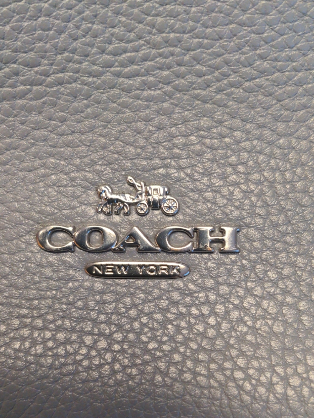 Stylish Coach Shoulder Bag - Picture 2 of 6